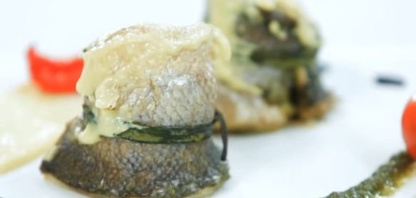 Рулеты из сибаса с сушеными помидорами