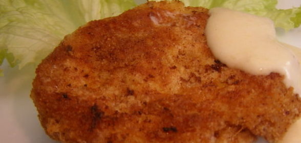 Картофельные котлеты с брынзой и сырным соусом