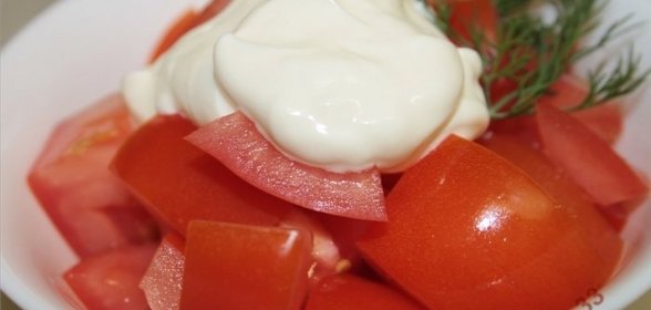Помидоры со сметаной