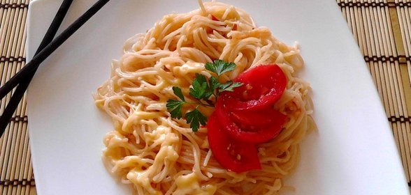 Паста с овощами и сыром