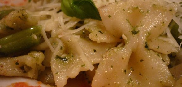 Фарфалле с соусом песто по-генуэзски