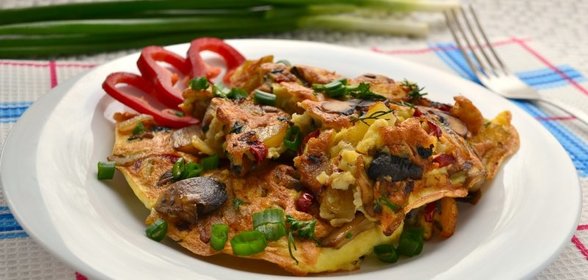 Омлет с картофелем и грибами