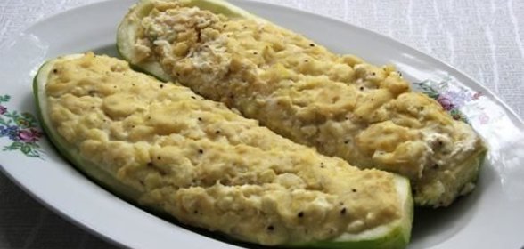 Кабачки с луком и творогом