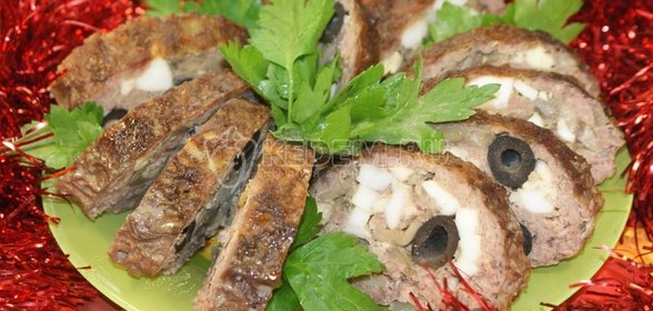 Мясной рулет с грибами