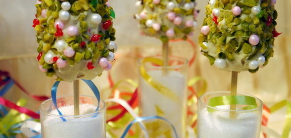Cake-Pops или пирожные-крошки на ножке „Рождественская елочка