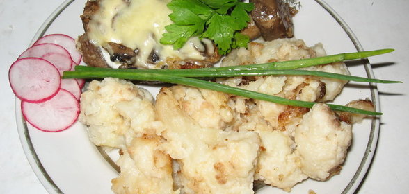 Свинина под грибами и сыром
