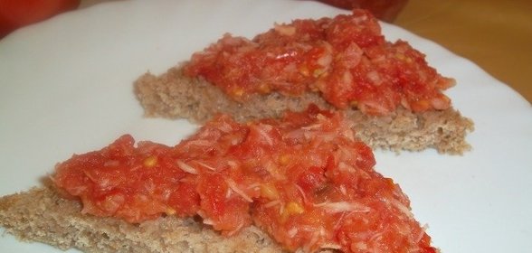 Закуска из помидоров и хрена