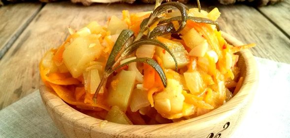 Кабачки тушенные с морковью и луком