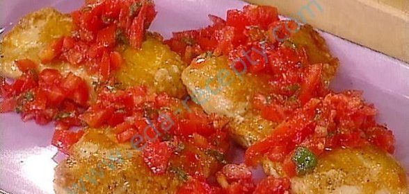 Куриные грудки в томатно-сырном соусе Картофель с луком и перцем