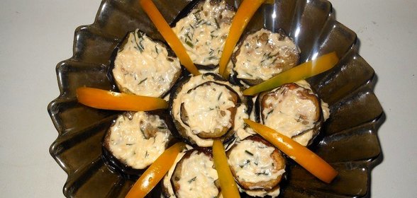 Баклажаны с сыром и чесноком