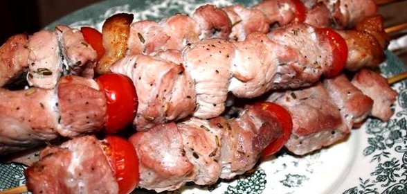 Шашлык из свинины на шпажках