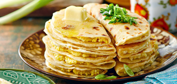 Лепешки костыбый с пшенной кашей и картошкой с луком