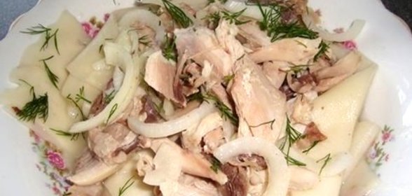 Бешбармак из курицы в мультиварке