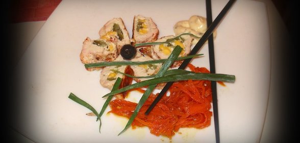 Куриные роллы с морковной лапшой