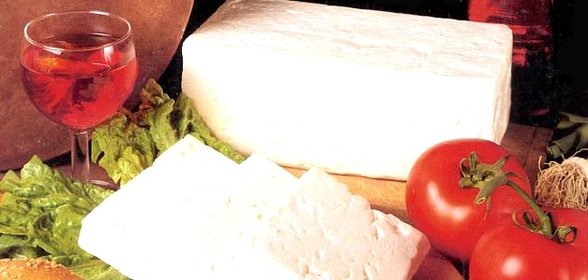 Салат из творога и брынзы