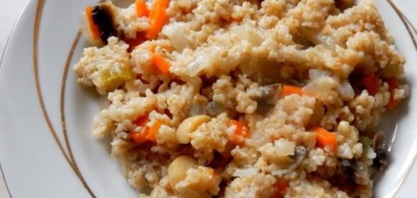 Ячневая каша с шампиньонами и сельдереем (в мультиварке)