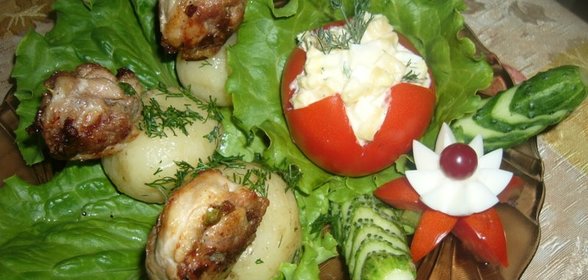 Куринные рулетики на шпажке