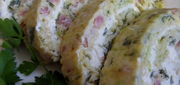 Кабачковый рулет без муки с ветчиной и творожной начинкой