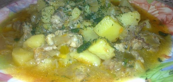 Картошка тушеная с мясом и квашенной капустой