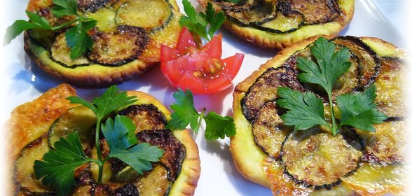 Тарт татен (tarte Tatin)с цукини и камамбером