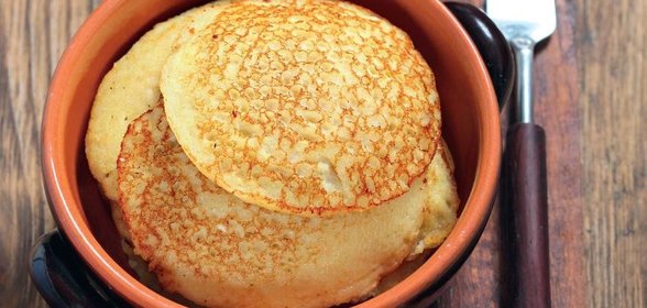 Драники с моченой брусникой