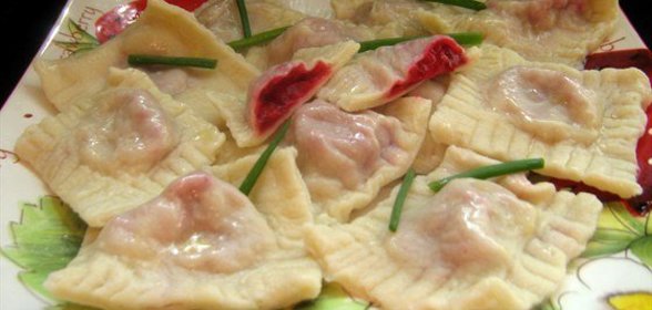 Равиоли со свеклой, творогом и пармезаном