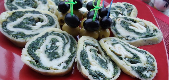 Сырный рулет с шпинатом и козьим сыром