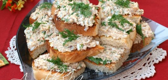 Бутерброды с сардинами и плавленым сыром