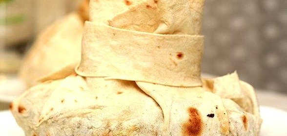 Мясо в армянском лаваше