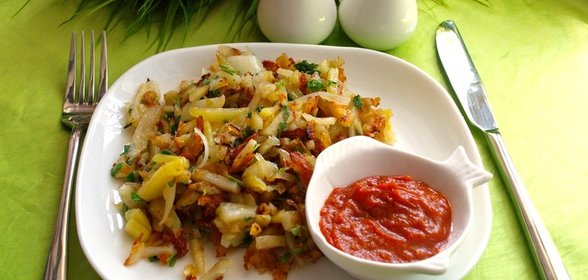 Жареная картошка с зеленью