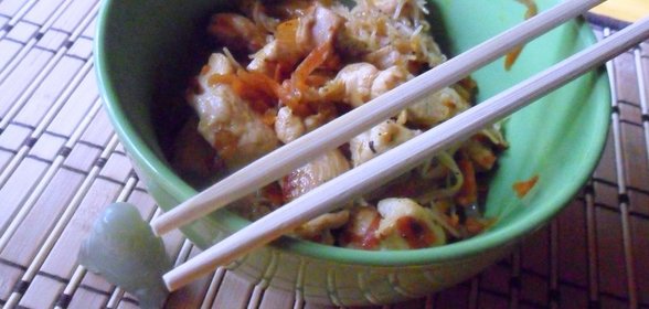 Рисовая лапша Ху Теу с курицей
