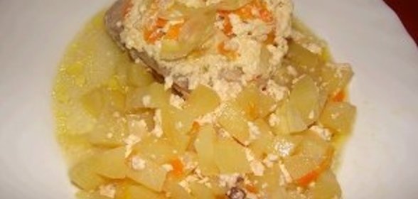 Курочка с картошкой в горшочке