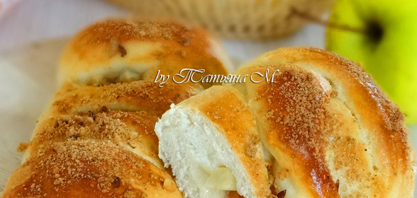Пирожки-плетенки с яблоками