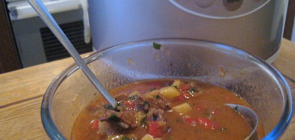 Суп-гуляш на острие ножа (для мультиварки)