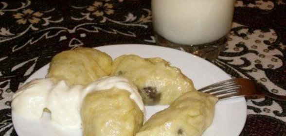 Вареники с черешней на пару