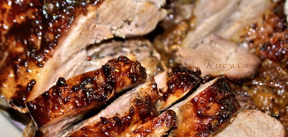 Свиная рулька запеченная с соусом барбекю