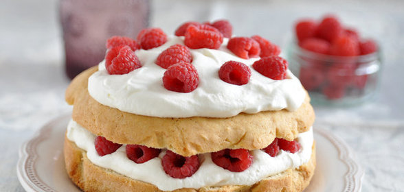 Сливочный пирог с малиной