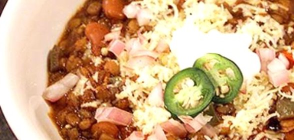 Жаркое из чечевицы, помидоров и фасоли