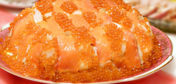 Салатик с колбасным сыром и копченой курятиной