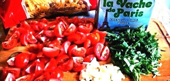 Паста с черри, рукколой и сливочным сыром