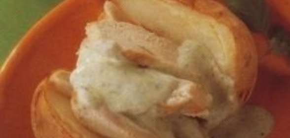Кролик, тушеный со сливами
