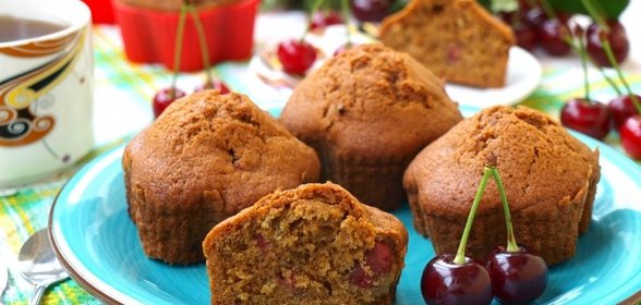 Кофейные кексы с вишнями