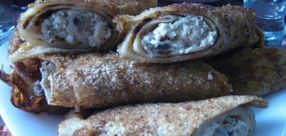 Блинчики с курицей и грибами в панировке