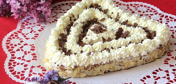 Торт Два сердца, как одно (торт по поводу,я приглашаю вас,друзья!)