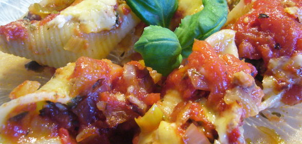 Conchiglioni(ракушки) фаршированые мясом, шпинатом и сыром