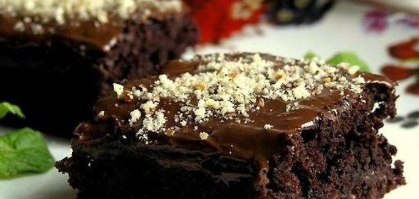 Свекольные брауни с черносливом
