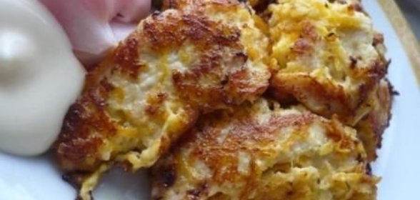 Куриные филейки в морковном кляре с гарниром
