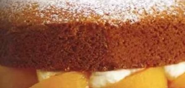 Заправка горчичная с сырыми яичными желтками.