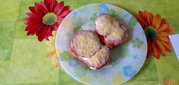 Горячие бутерброды с помидоркой