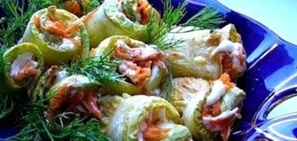 Рулетики из жареных кабачков